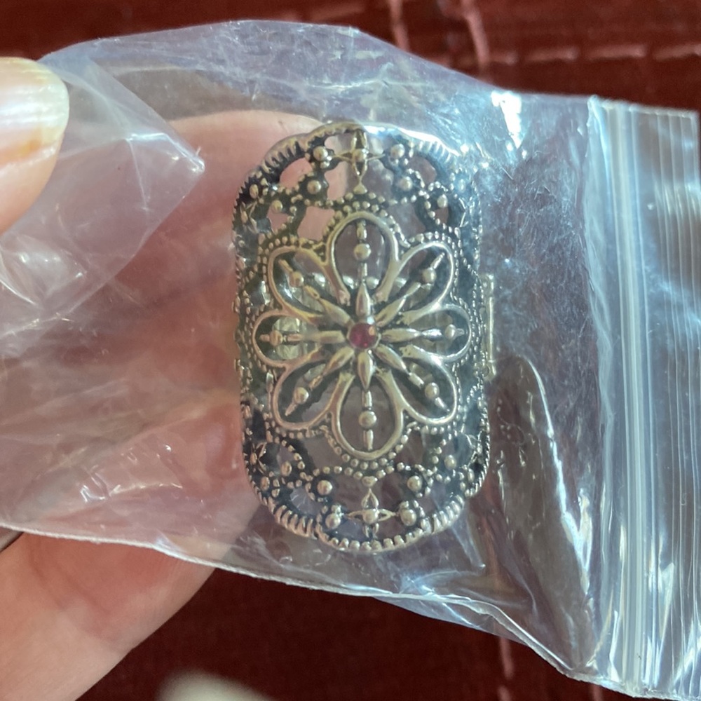 🌟3/$15 🆕 Paparazzi Majestic Mandala - Large Red Ring - Picture 4 of 4
